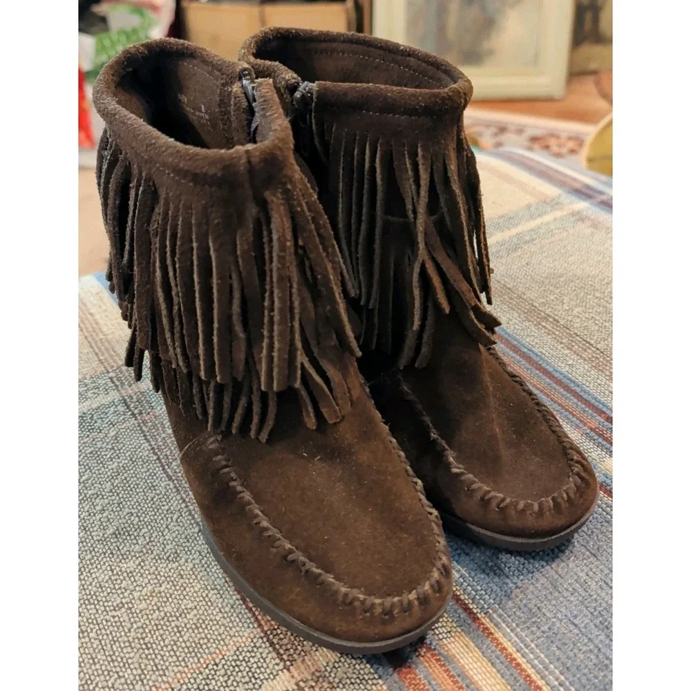 Minnetonka Boots Women 8  Suede Double Fringe Ankle Wedge Bootie Dark Brown Boho